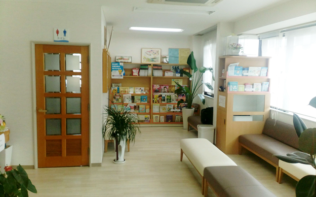 ちかもり内科医院　内観S.png