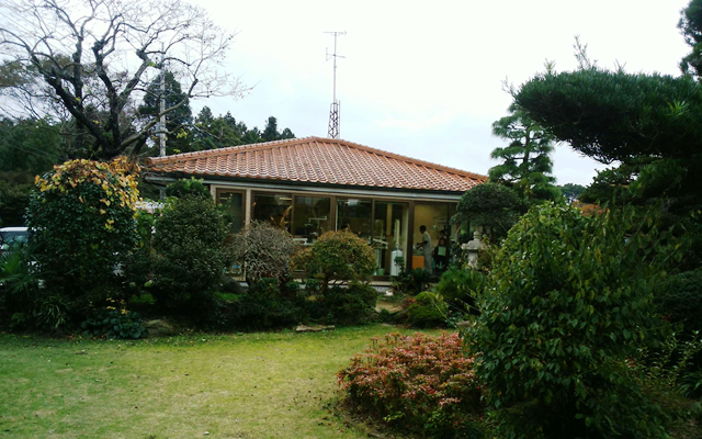 小西歯科医院　外観　修正.png