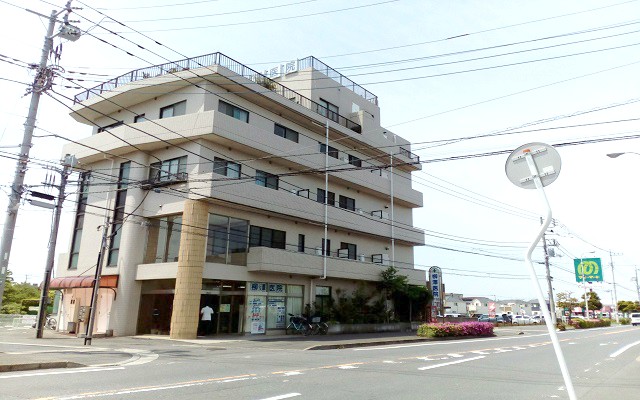 柳澤医院外観s.jpg
