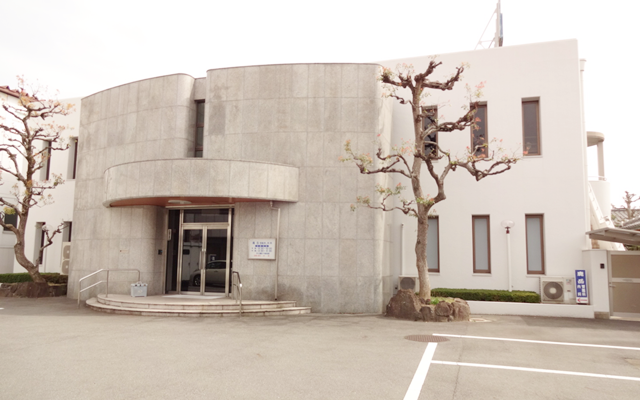 医療法人社団 鹿岳胃腸科･内科　外観　修正.png