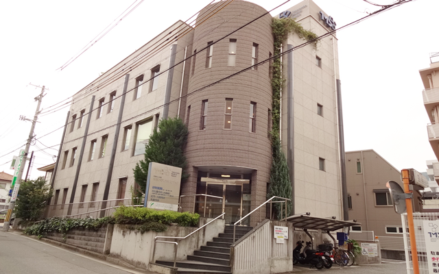 柳沢形成外科　外観S.png
