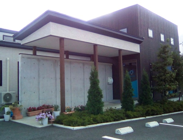 あおき歯科医院外観.jpg