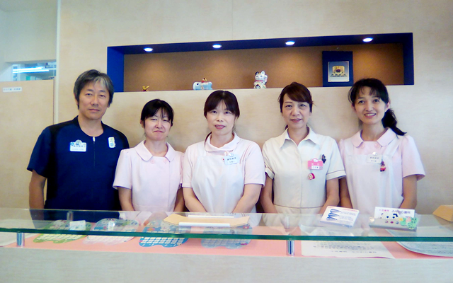 小児歯科・ふじわら歯科　スタッフ　修正.png