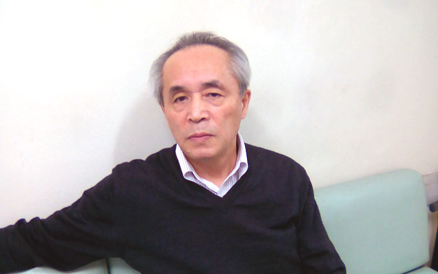 小坂整形外科先生　修正.png